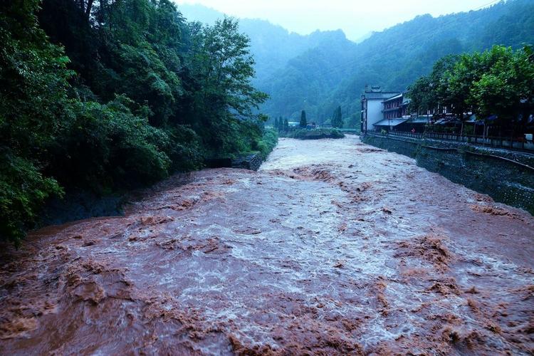 1760325201680483.jpeg 暴雨后河流.jpeg